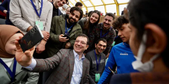 İstanbul Büyükşehir'den üniversitelilere ulaşım desteği haberi