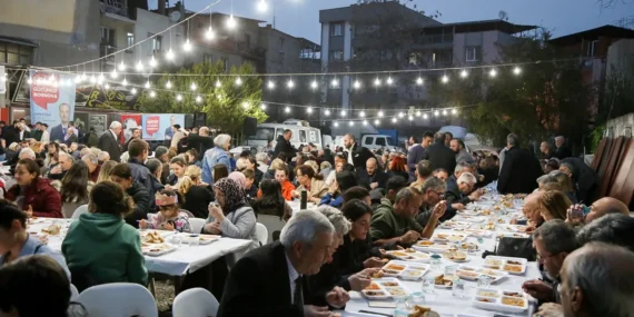 İzmir Bornova'da Ramazan dayanışması haberi