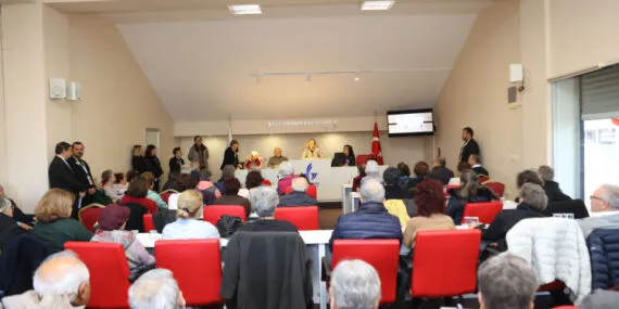 İzmir Güzelbahçe'de '3. Yaş Üniversitesi' eğitimleri haberi