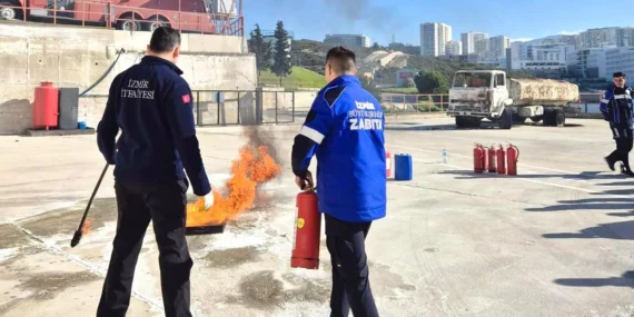 İzmir İtfaiyesi’nden zabıta personeline yangın güvenliği eğitimi haberi