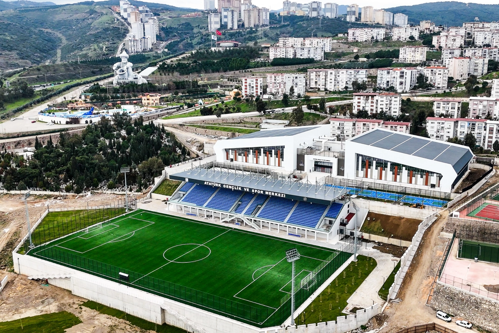 İzmir Karabağlar’a dev spor kompleksi haberi