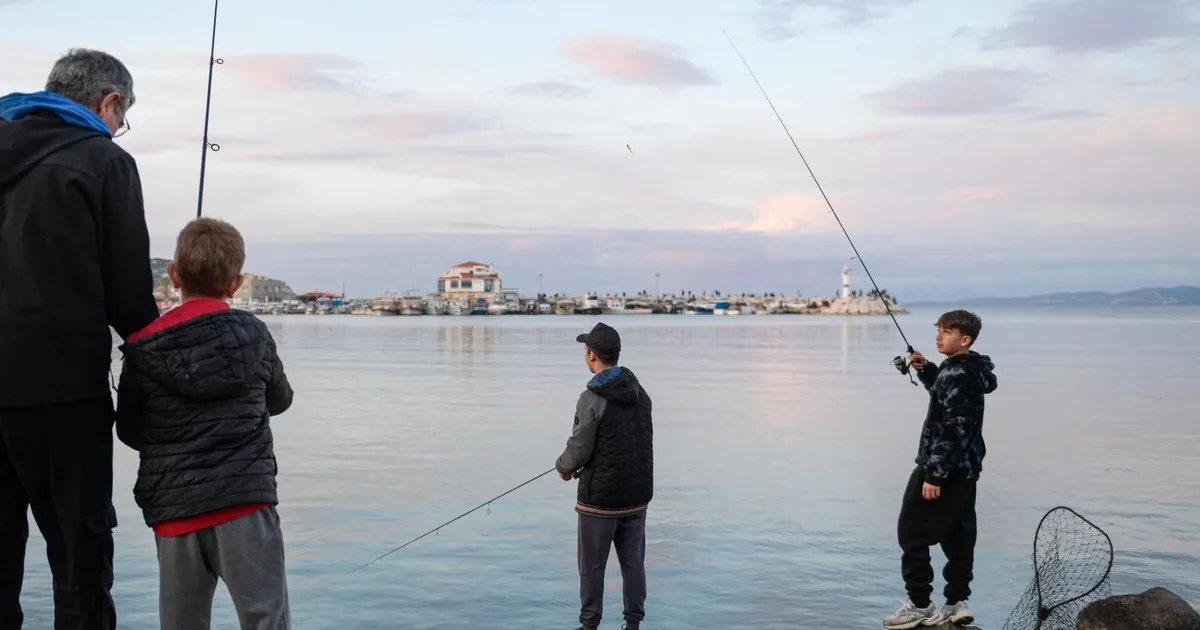 İzmir Mordoğan'da balık avı heyecanı haberi