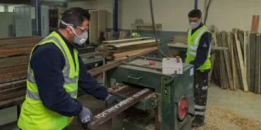 İzmir budanan ağaçlar geri dönüştürüyor haberi