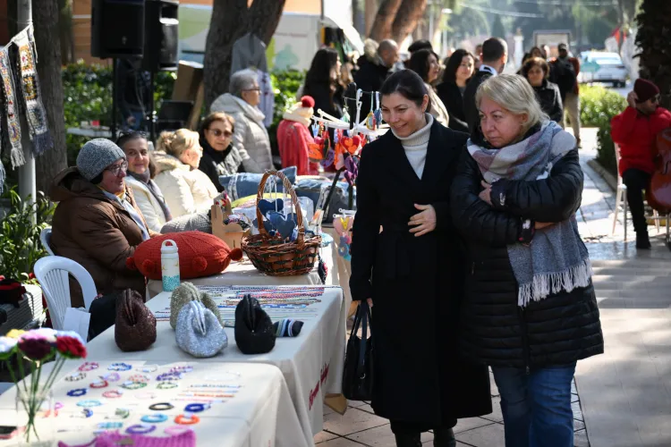 İzmir'de 14 Şubat’a özel “Hediyelik Eşya Günleri” başladı haberi