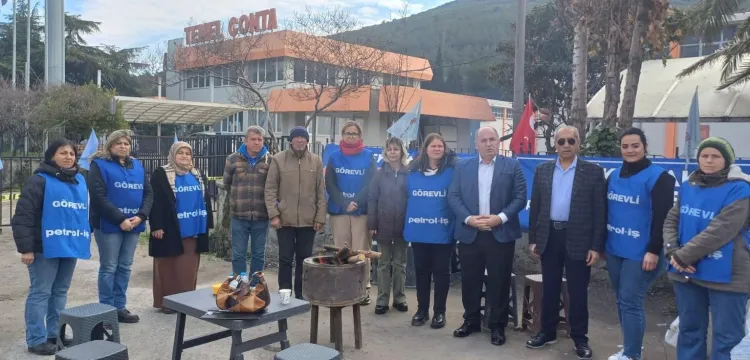 İzmir'de A Parti'den grevdeki işçilere destek haberi