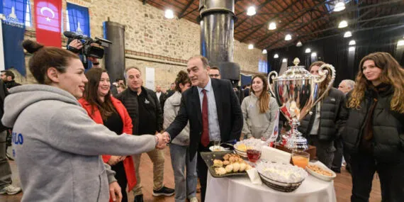 İzmir’de Yılın Spor Ödülleri sahiplerini buldu haberi