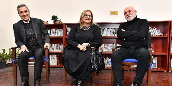 İzmir’in kitap kurtlarına Ercan Kesal’lı sürpriz haberi