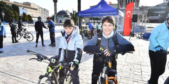 İzmirli bisikletliler hafta sonu pedalladı! haberi