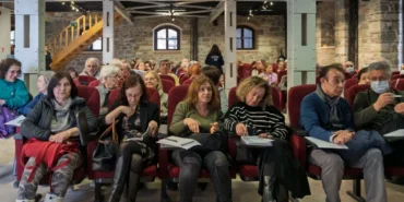 İzmirliler eğitimde ikinci baharını yaşıyor haberi