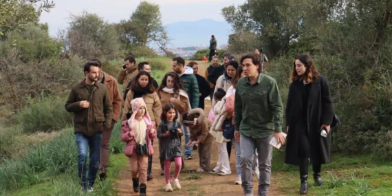 İzmirliler şehrin yeşil alanlarıyla kucaklaşıyor haberi