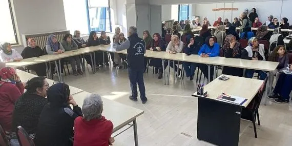 KOMEK kursiyerlerine afet bilinci eğitimi haberi