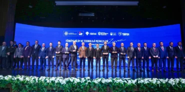 Kayseri Büyükşehir'in Bilim Üssü'ne 'emek' ödülü haberi