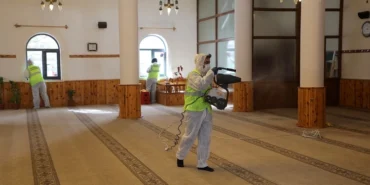 Kayseri Talas'ta ramazan öncesi camilerde temizlik mesaisi haberi