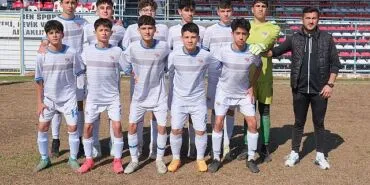 Kemer’in gençlerinden evinde net skor haberi