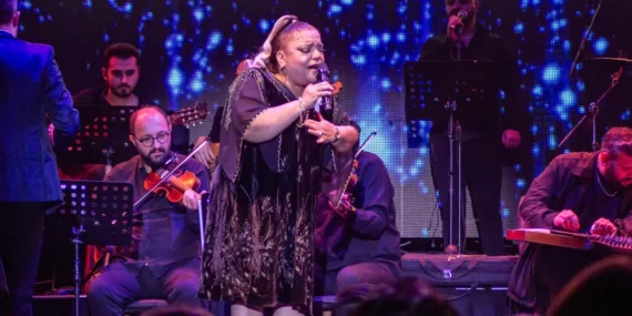 Kibariye Mersin'de sevenleriyle buluştu haberi