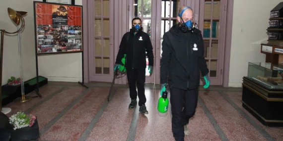 Kocaeli Büyükşehir yarıyılda 890 okulu ilaçladı haberi