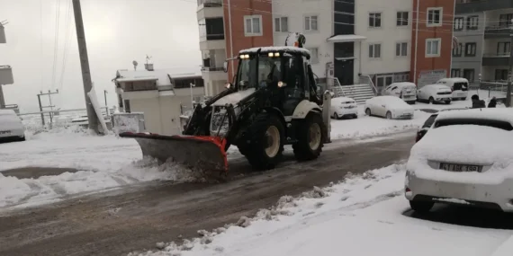 Kocaeli İzmit Belediyesi karla mücadelede seferberlik başlattı haberi