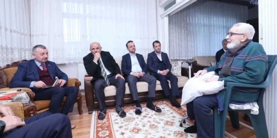 Kocaeli'de Başkan Büyükakın’dan milli güreşçiye vefa ziyareti haberi