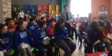 Kolej öğrencilerinden çocuk kitabı yazarı Yardımcı'ya büyük ilgi haberi