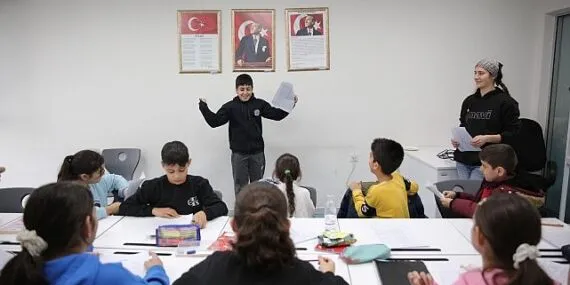 Konak’ta 7’den 77’ye İngilizce Konuşma Kulübü haberi