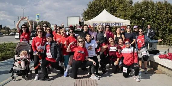 Konak’ta ‘Sevdiğine Koş’ ile her adım sevgiye atıldı haberi