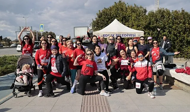 Konak’ta ‘Sevdiğine Koş’ ile her adım sevgiye atıldı haberi