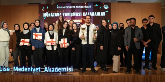 Konya Büyükşehir eğitim birimleriyle genç zihinleri bir araya getiriyor haberi