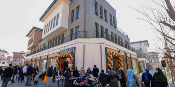 Konya Meram'da Suriçi Çarşısı hareketleniyor haberi