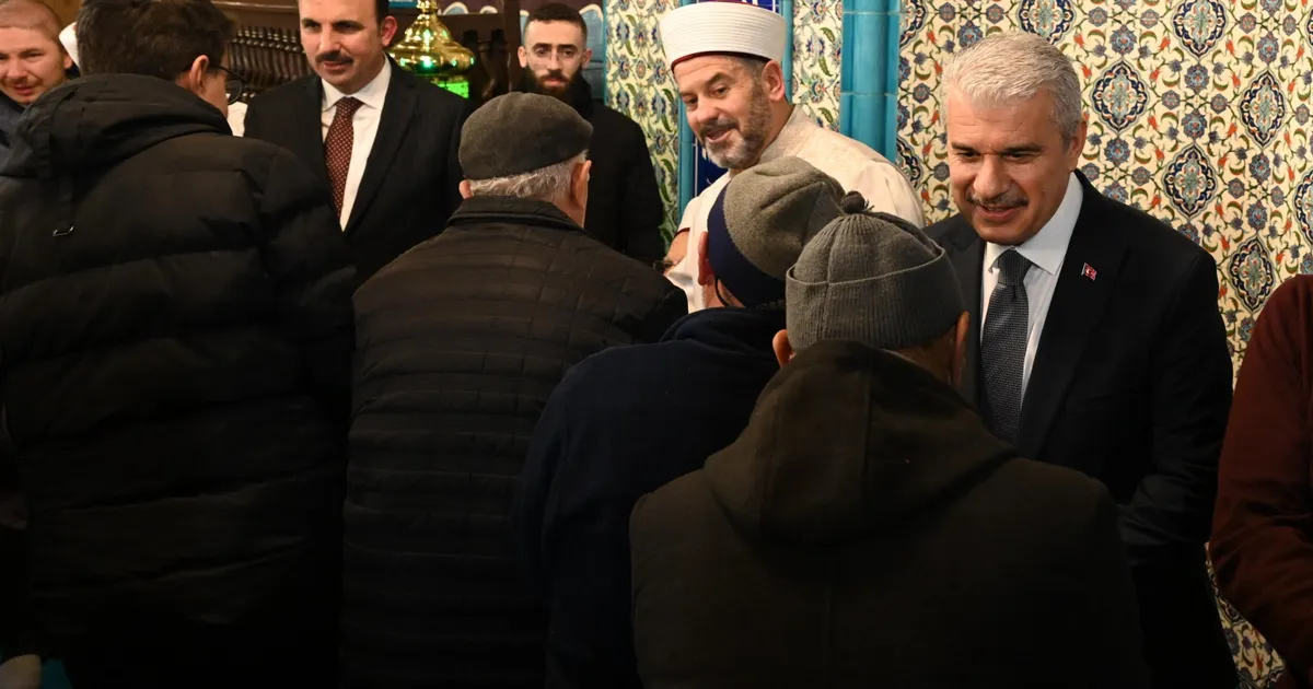 Konya'da Vali Akın ve Başkan Altay kandil bereketine ortak oldu haberi
