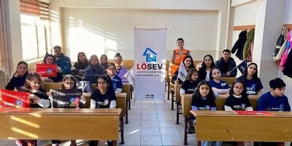 Lösev'den Gönüllü Öğretmenlerle Etüt Projesi Canım Kardeşim Ders Evi Erzurum Ve Malatya’da haberi