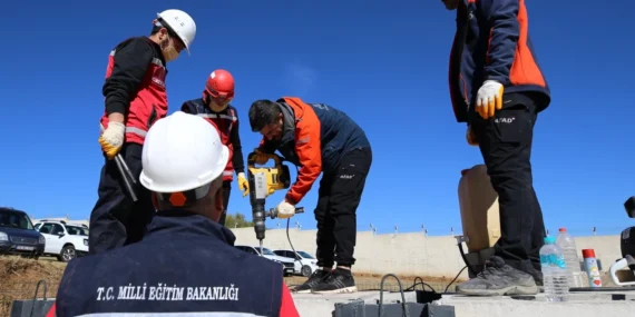MEB AKUB'ta gönüllüler 10 bine ulaştı haberi