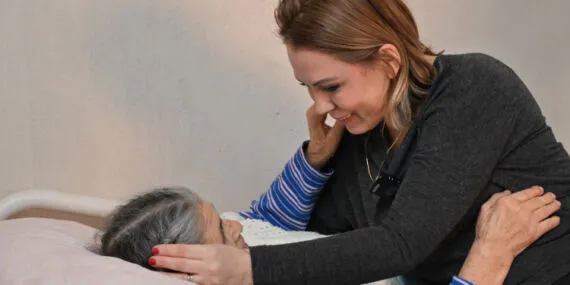 Manisa'da Başkan eşinden huzurlu ziyaret haberi