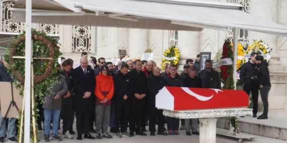 Olimpiyat yüzücüsü Şadan Derya Erke'ye son görev! haberi