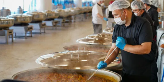 Onlar her koşulda insanlığa dokunuyor… Kızılay bu yıl da afetzedelerin yanında haberi