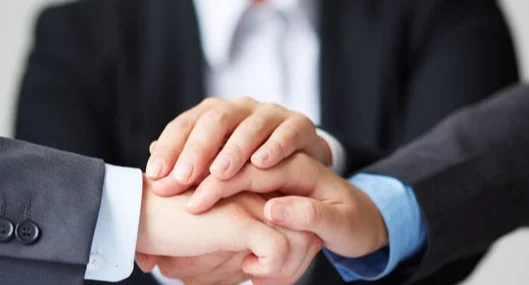 Sahte arabuluculara dikkat! Organize suç örgütü çökertildi haberi