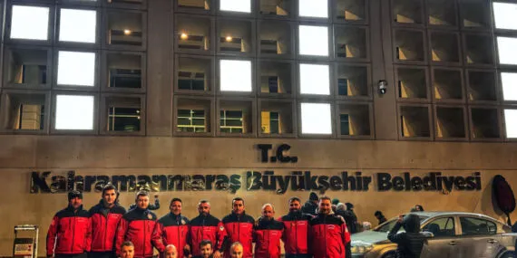 Sakarya Büyükşehir İtfaiyesi'nden afet bölgesinde nefes buluşması haberi