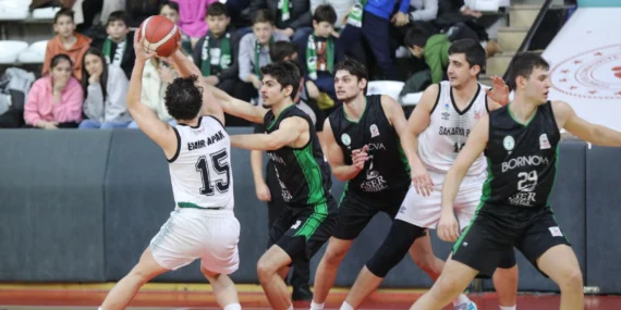 Sakarya'da dev adamlar son maçta kazanmak istiyor haberi