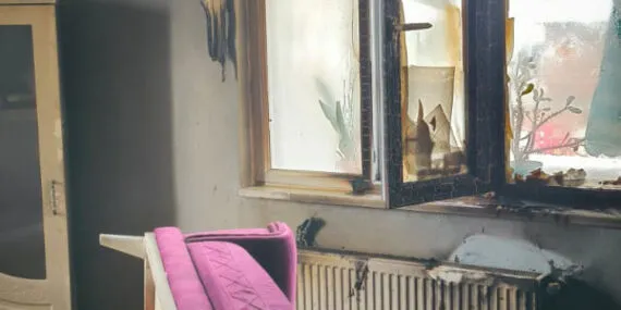 Sakarya'da kahraman itfaiyeciler minik Ahmet'i alevlerin arasından çıkardı haberi