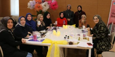 Sakarya'da yetişkinlere ‘terapi’ gibi sanat atölyesi haberi