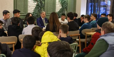 Sakarya’da Başkan Alemdar gençlerle buluştu! haberi