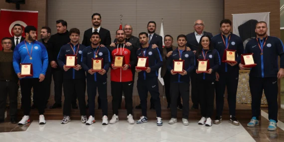 Şampiyonlar ödül töreninde buluştu haberi