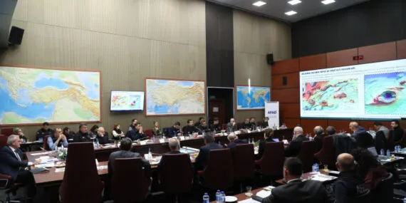 Santorini Adası'nın sismik riski raporlandı haberi