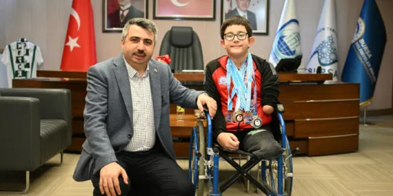 Tek kulaçla 'şampiyonluk' yolunda haberi