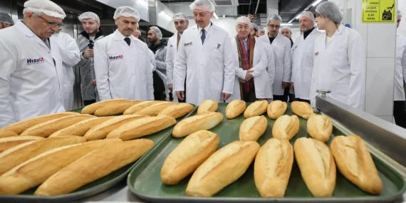 Türkiye’nin en büyük afet mutfağı hizmete alındı: Günde 22 bin ekmek üretebiliyor haberi