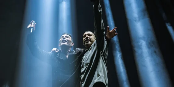 Üç saat süren konser ilklere sahne oldu haberi