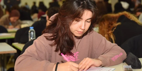 Üsküdar Belediyesi'nden YKS öğrencilerine destek haberi