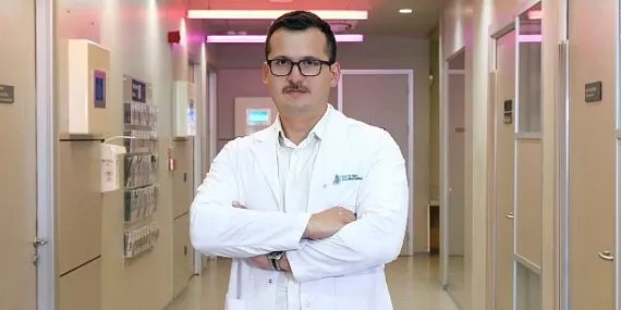 Uzun süre oturuyorsanız dikkat! Sakrum ağrısı günlük yaşamınızı etkileyebilir… haberi