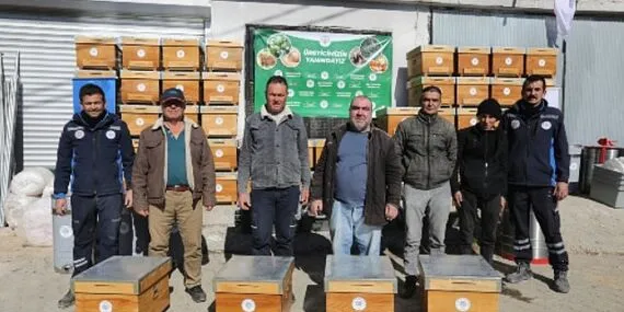 Yangın Mağduru Arıcılara Büyükşehir’den Can Suyu haberi