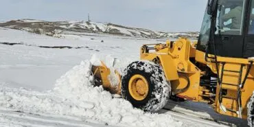 Bayburt Aydıntepe'de Kar Temizleme ve Tuzlama Çalışmaları Aralıksız Devam Ediyor Haberi