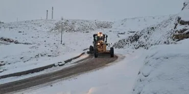 Bayburt Belediyesi, Kar Yağışına Karşı 7/24 Çalışıyor Haberi